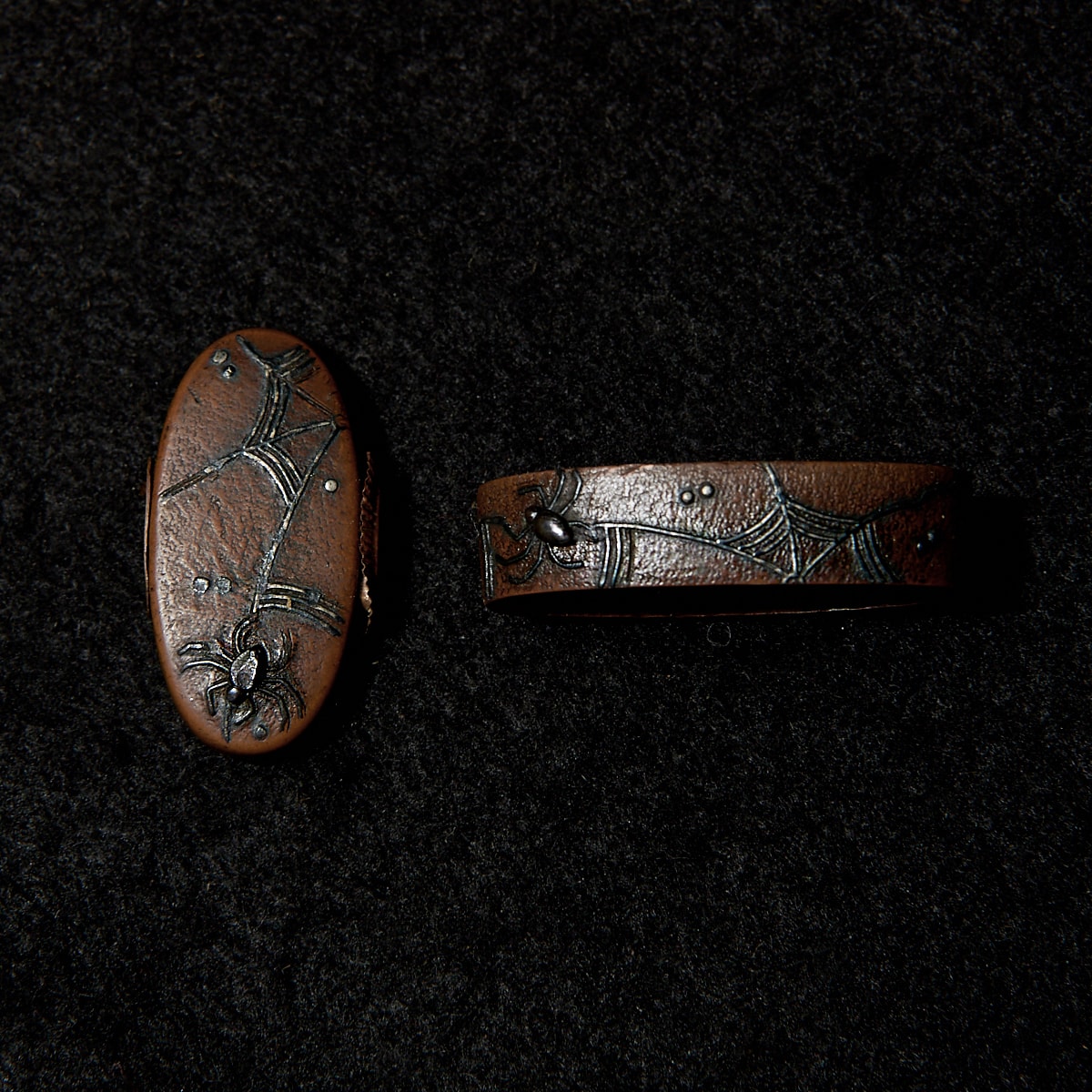 Fuchi-Kashira - 08-106 縁頭 蜘蛛図
