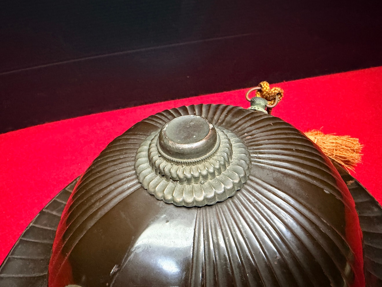 Armor - 07-097 Edo Period Jingasa (Battle Hat) with Mitsugashiwa (Three Oak Leaves) Family Crest